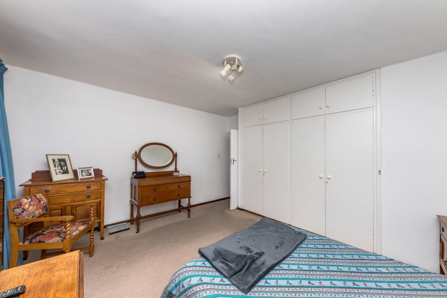 2 Bedroom Property for Sale in Sea Point Western Cape